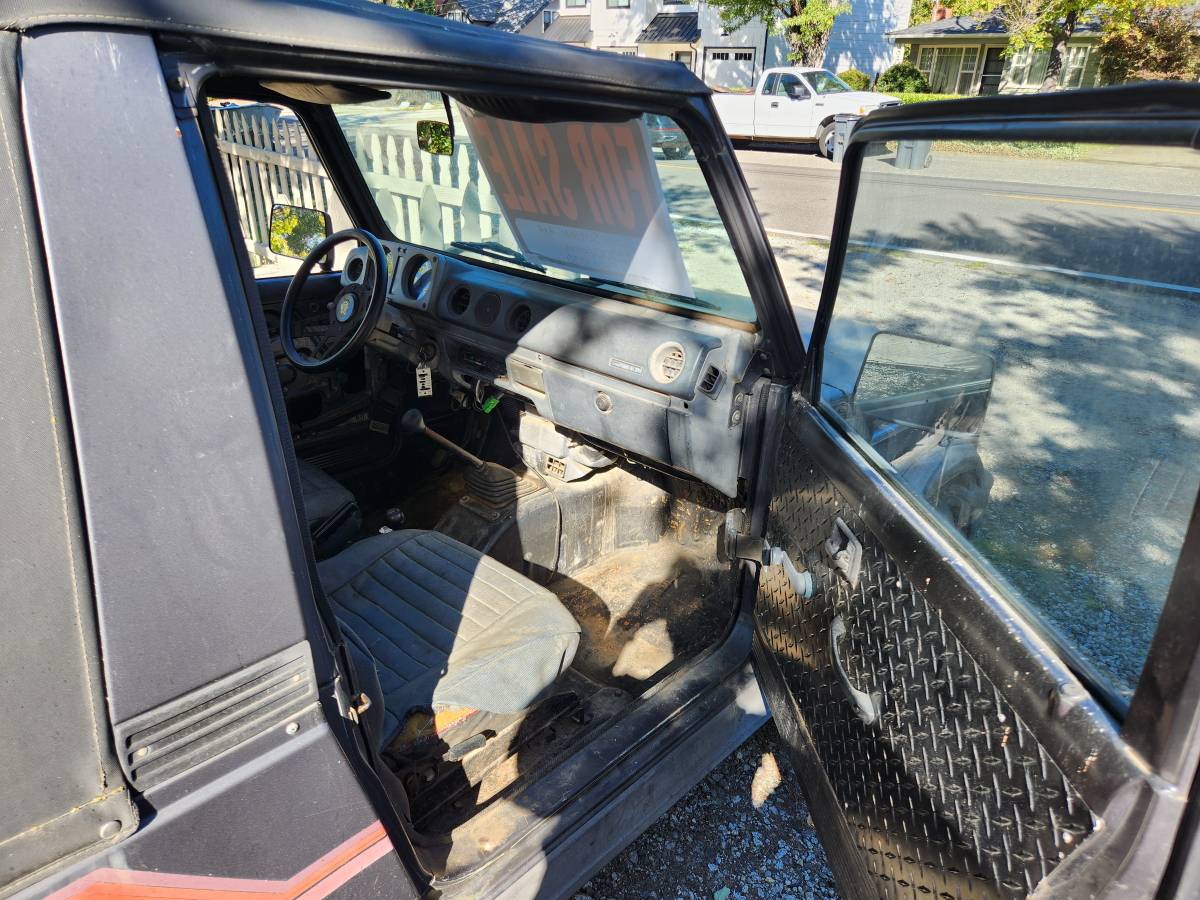 Suzuki-samurai-1986-grey-4