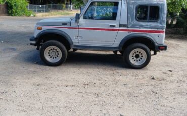Suzuki-samurai-1986-grey-6