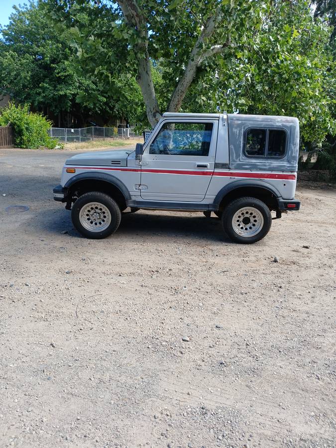 Suzuki-samurai-1986-grey-6