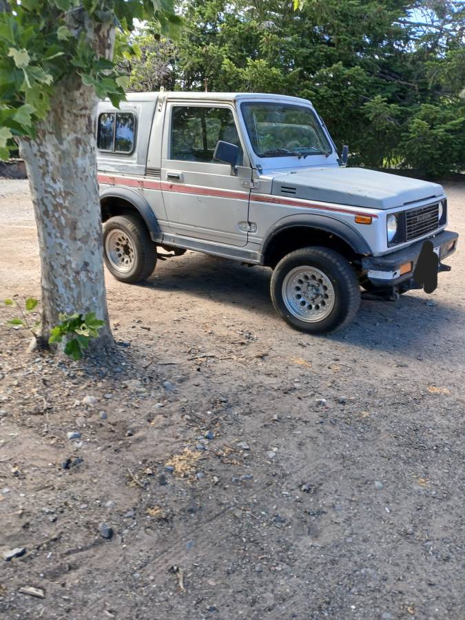 Suzuki-samurai-1986-grey-8