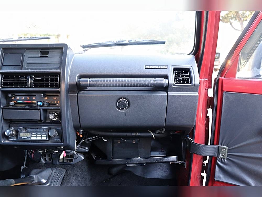 Suzuki-samurai-1988-red-15