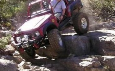 Suzuki-samurai-1988-red-3