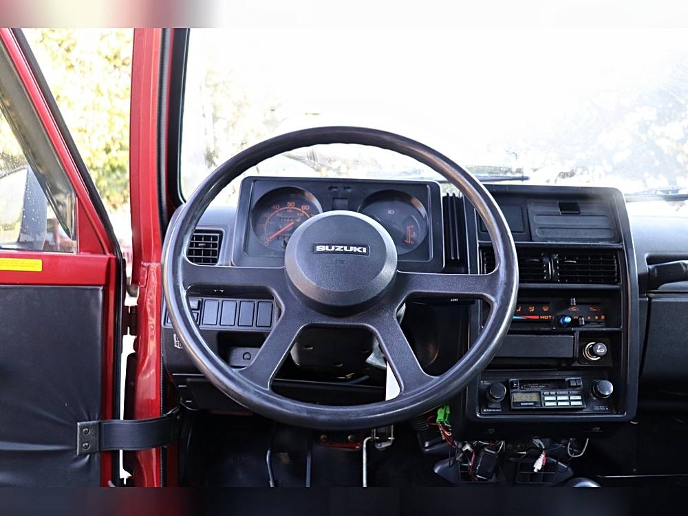 Suzuki-samurai-1988-red-32
