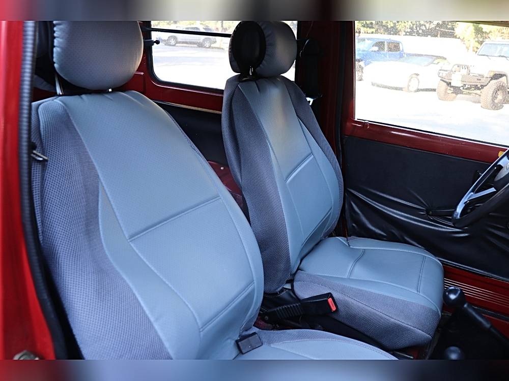 Suzuki-samurai-1988-red-36