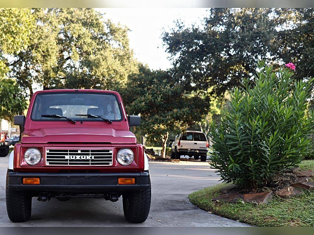 Suzuki-samurai-1988-red-37