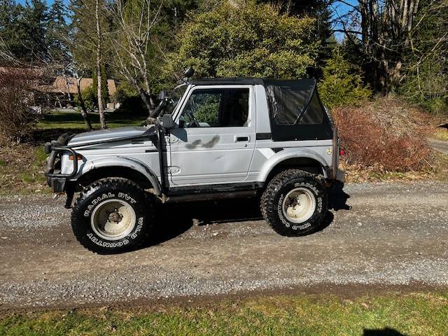 Suzuki-samurai-1988-silver-2