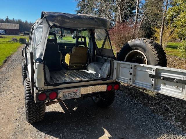 Suzuki-samurai-1988-silver-7