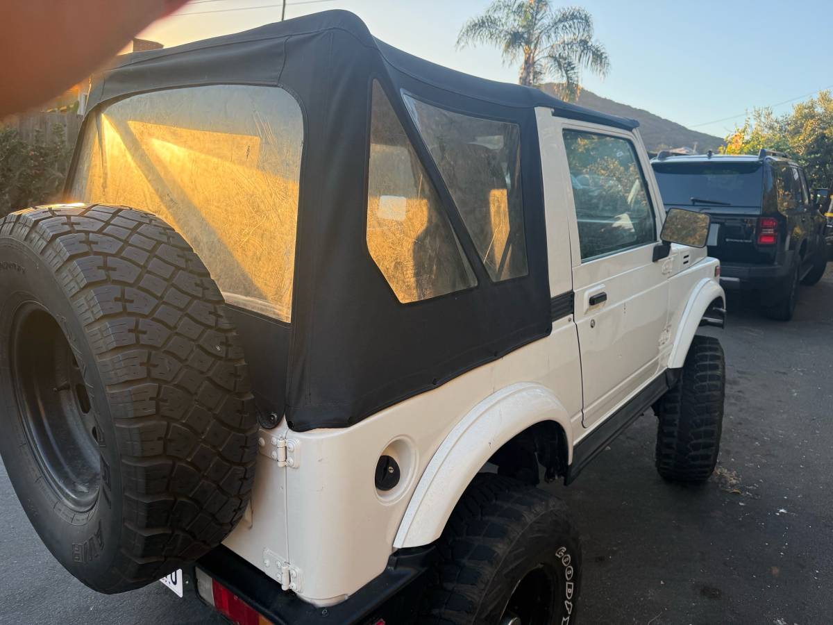Suzuki-samurai-1988-white-5