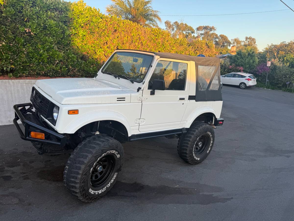 Suzuki-samurai-1988-white-6