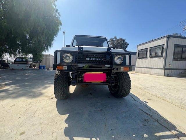 Suzuki-samurai-1991-white-6