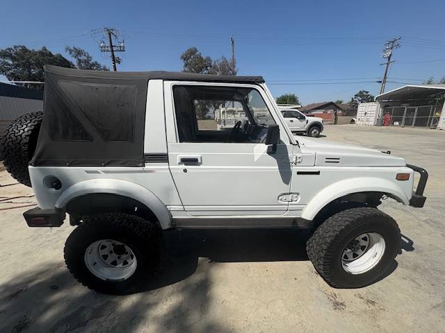 Suzuki-samurai-1991-white-8