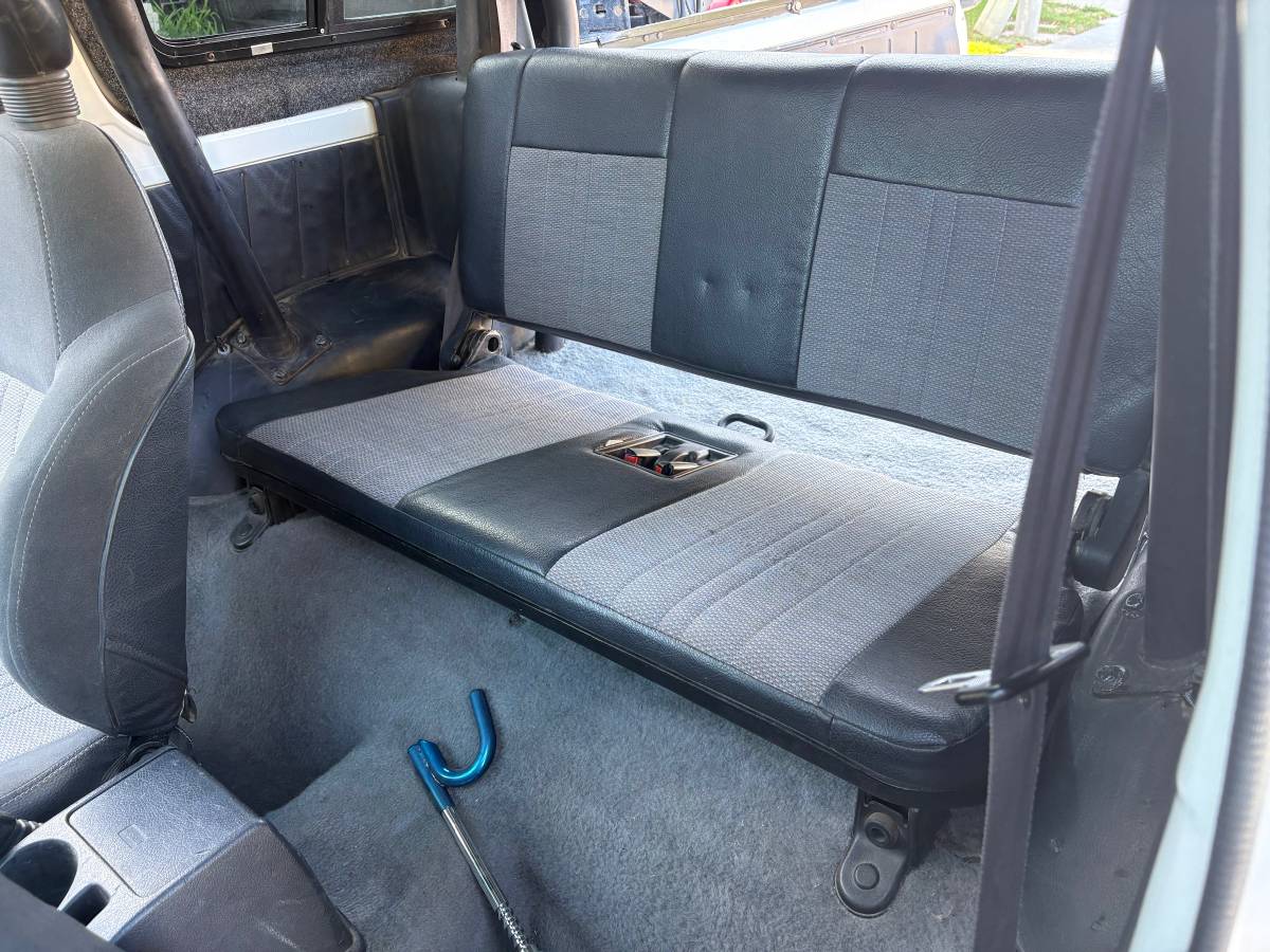 Suzuki-sidekick-1994-white-6