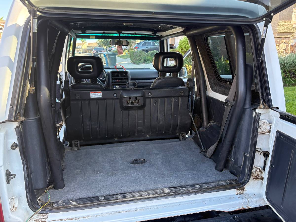Suzuki-sidekick-1994-white-8