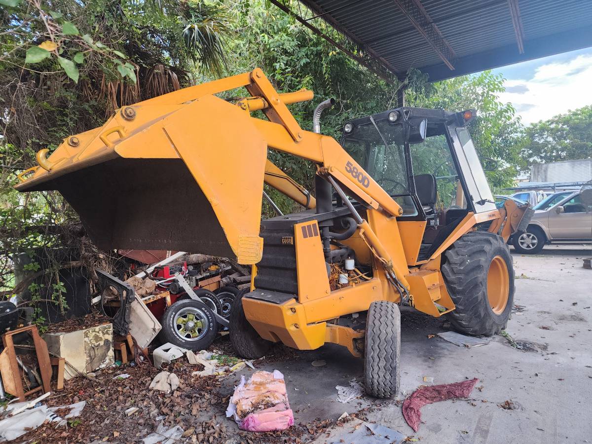 The-case-580d-backhoe-diesel-1996-11