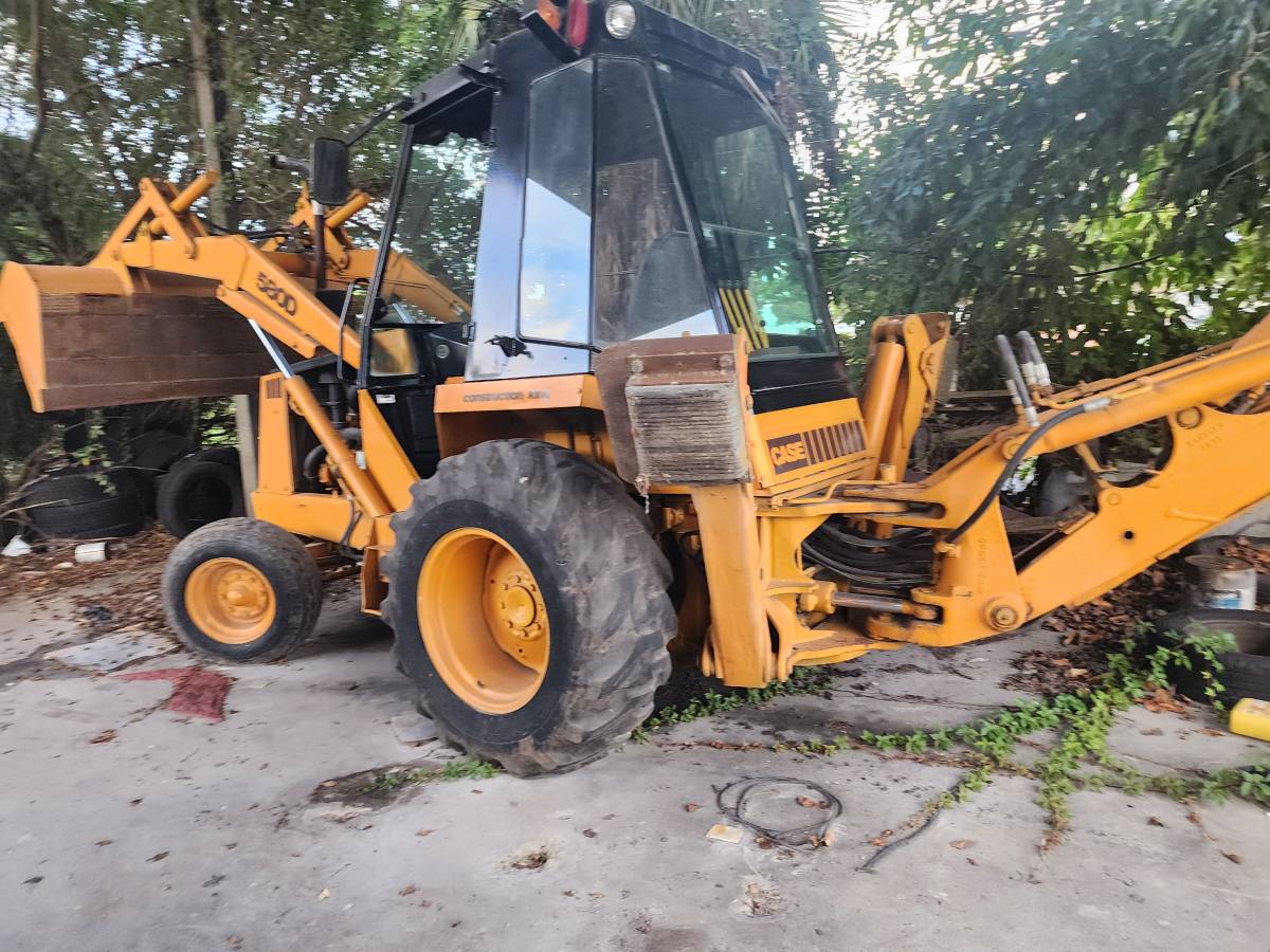 The-case-580d-backhoe-diesel-1996-12