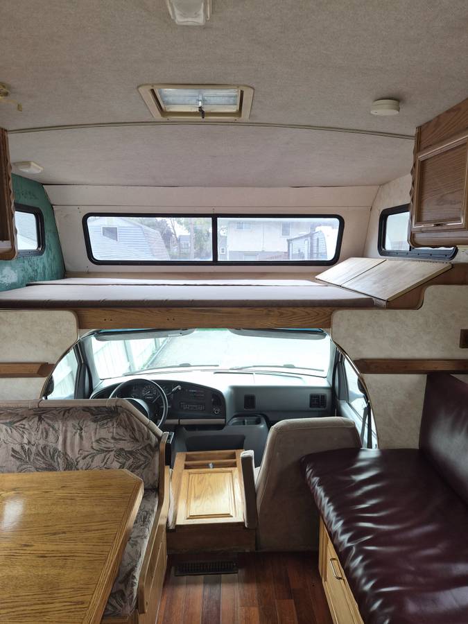 Tioga-fleetwood-rv-1994-white-2