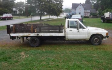 Toyota-1-ton-truck-1986-white