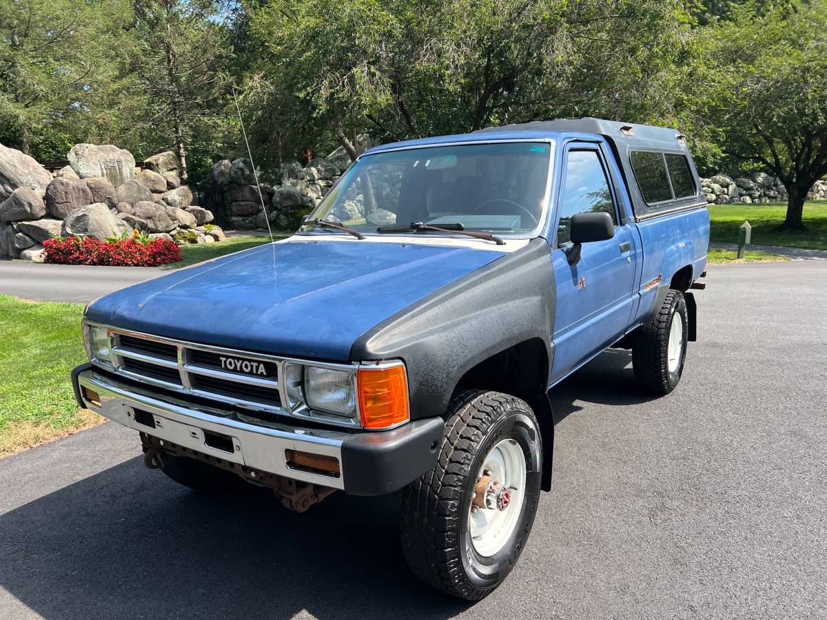 Toyota-1985-blue