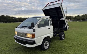 Toyota-1995-white-15