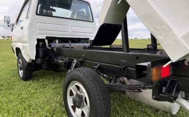 Toyota-1995-white-20