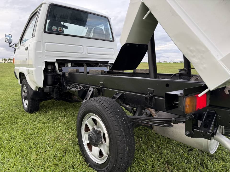 Toyota-1995-white-20