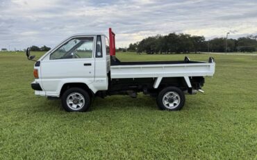 Toyota-1995-white