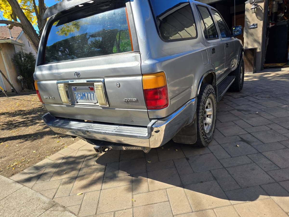 Toyota-4-runner-1994-grey-1