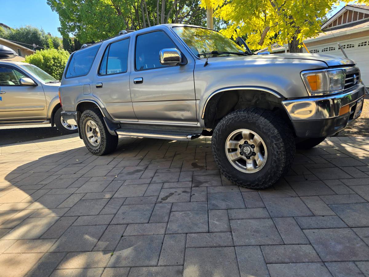 Toyota-4-runner-1994-grey-4