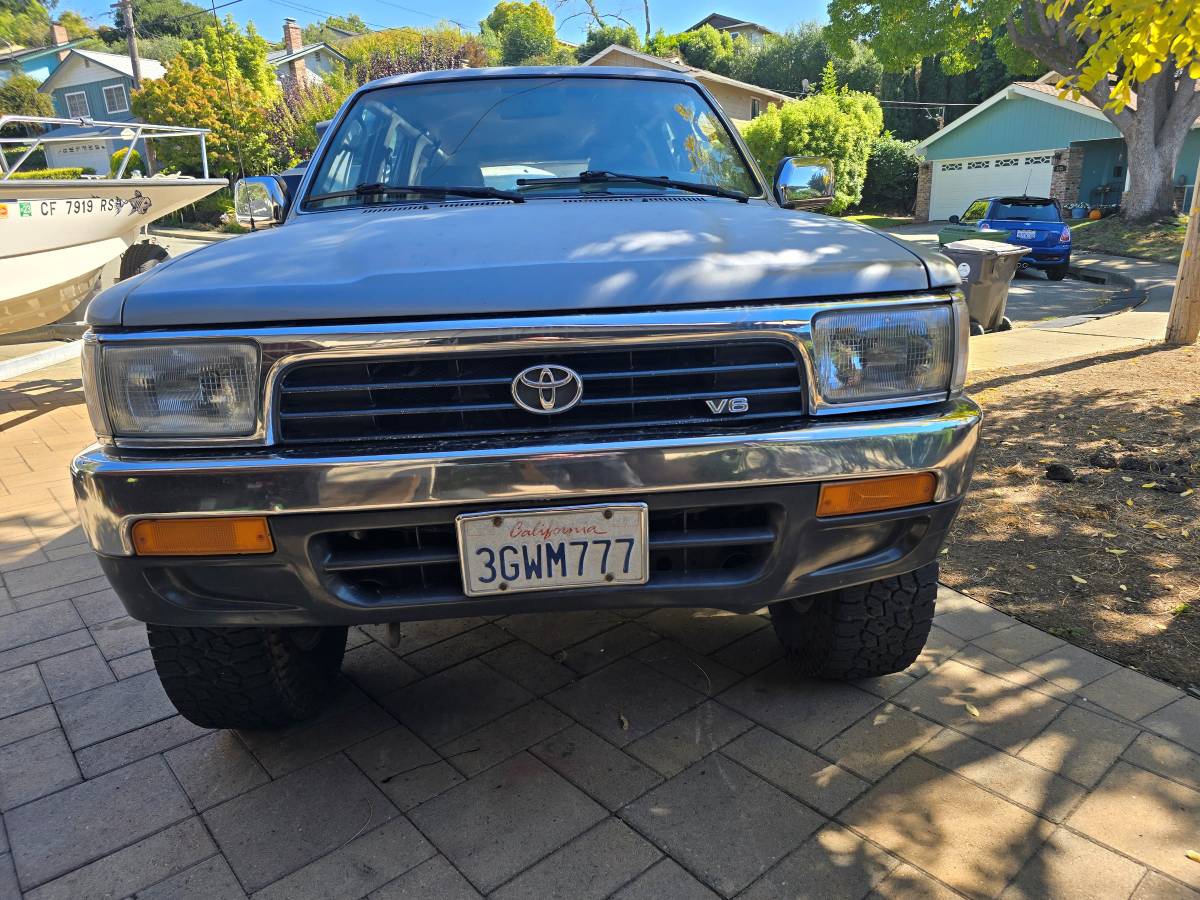 Toyota-4-runner-1994-grey-5