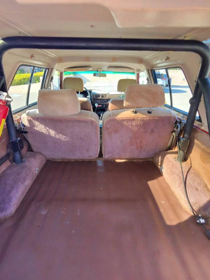 Toyota-4-runner-dlx-1986-red-12