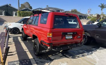 Toyota-4-runner-dlx-1986-red-14