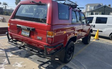 Toyota-4-runner-dlx-1986-red-4