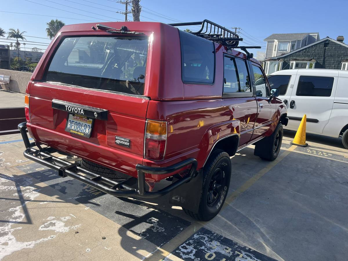Toyota-4-runner-dlx-1986-red-4