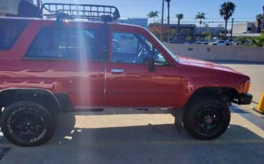 Toyota-4-runner-dlx-1986-red-5