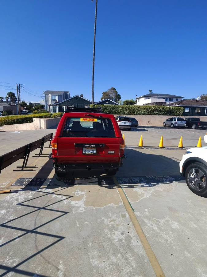 Toyota-4-runner-dlx-1986-red-6