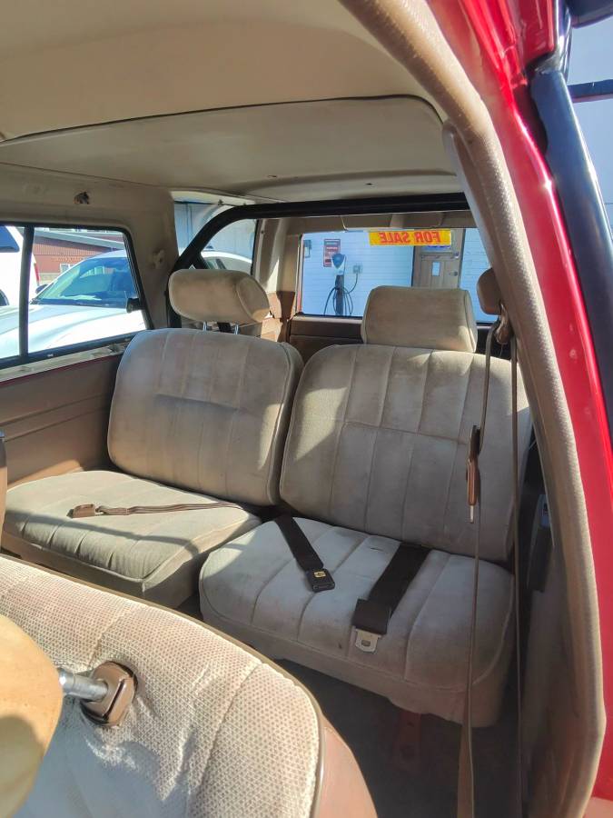Toyota-4-runner-dlx-1986-red-9