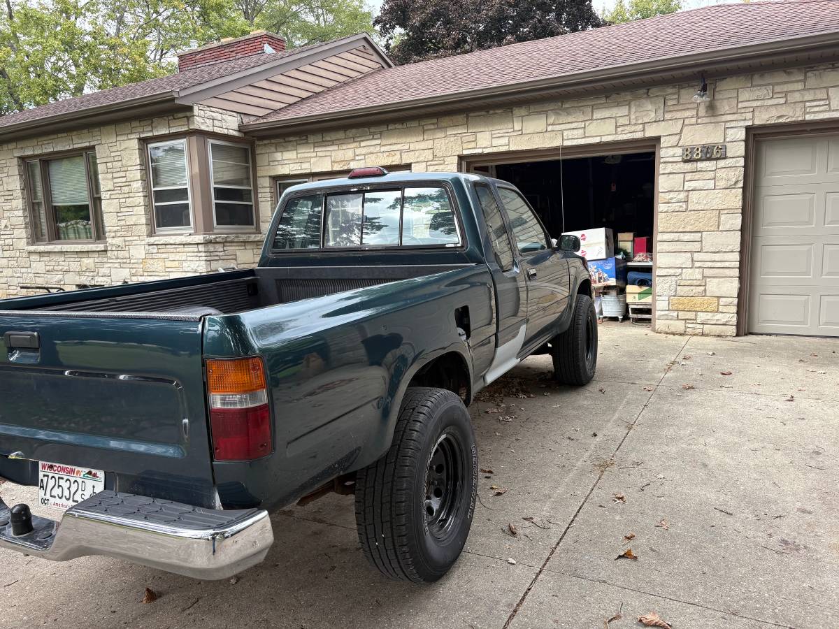 Toyota-4-wd-pickup-1994-green-1
