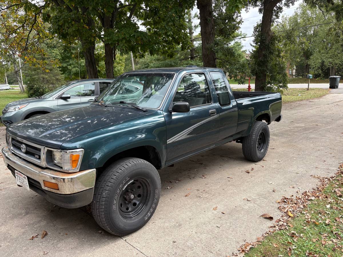 Toyota-4-wd-pickup-1994-green-2