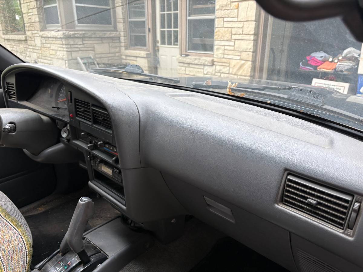 Toyota-4-wd-pickup-1994-green-4