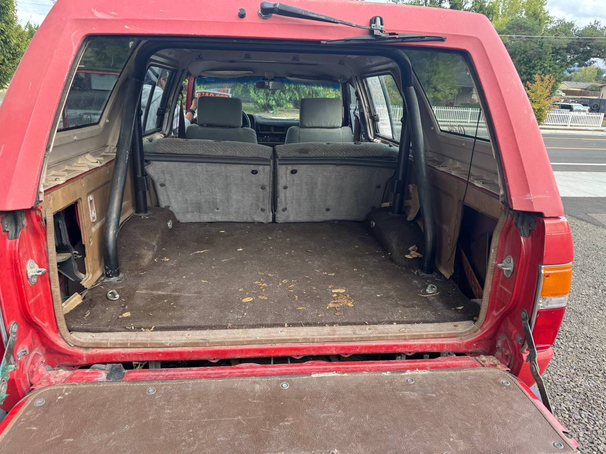 Toyota-4runner-1986-red-13