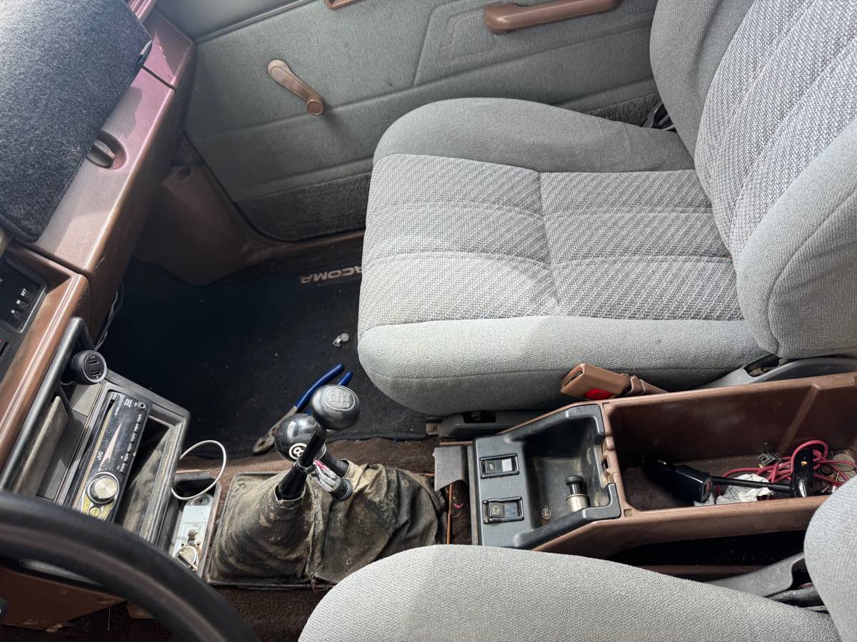 Toyota-4runner-1986-red-7
