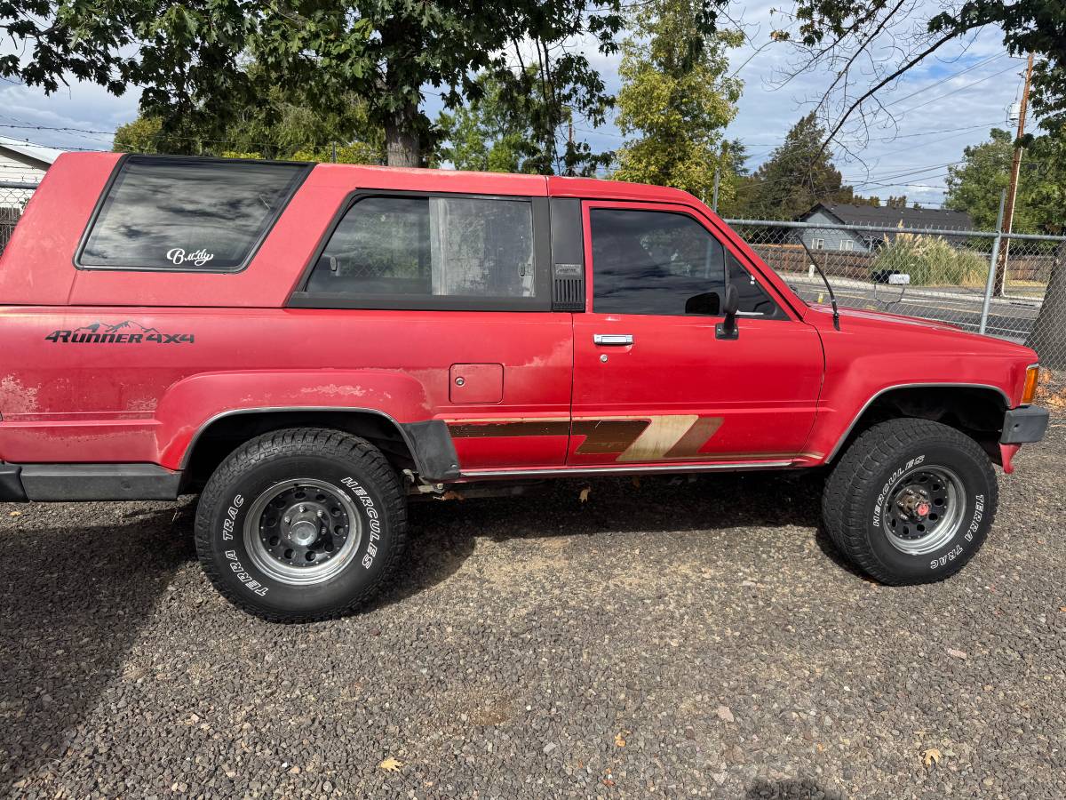 Toyota-4runner-1986-red
