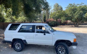 Toyota-4runner-1986-white-1
