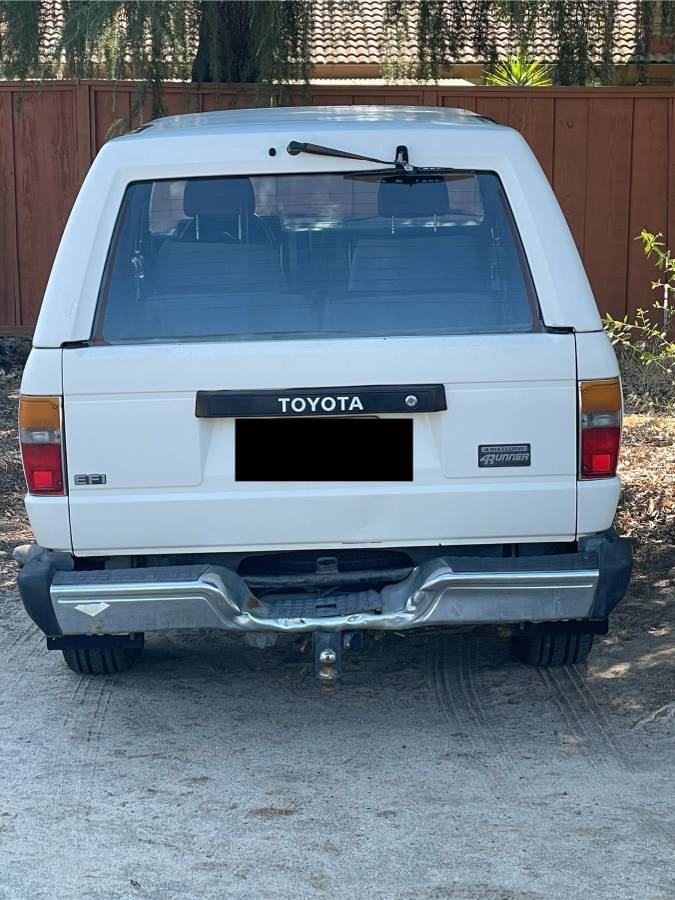 Toyota-4runner-1986-white-3