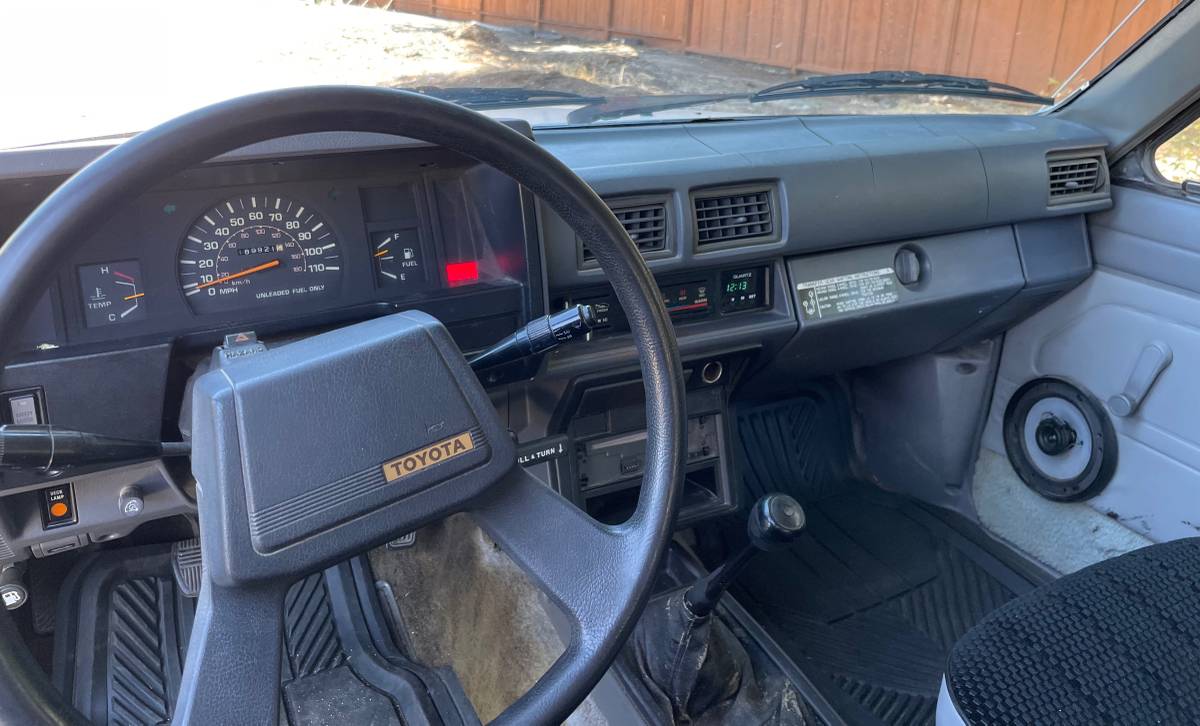 Toyota-4runner-1986-white-5