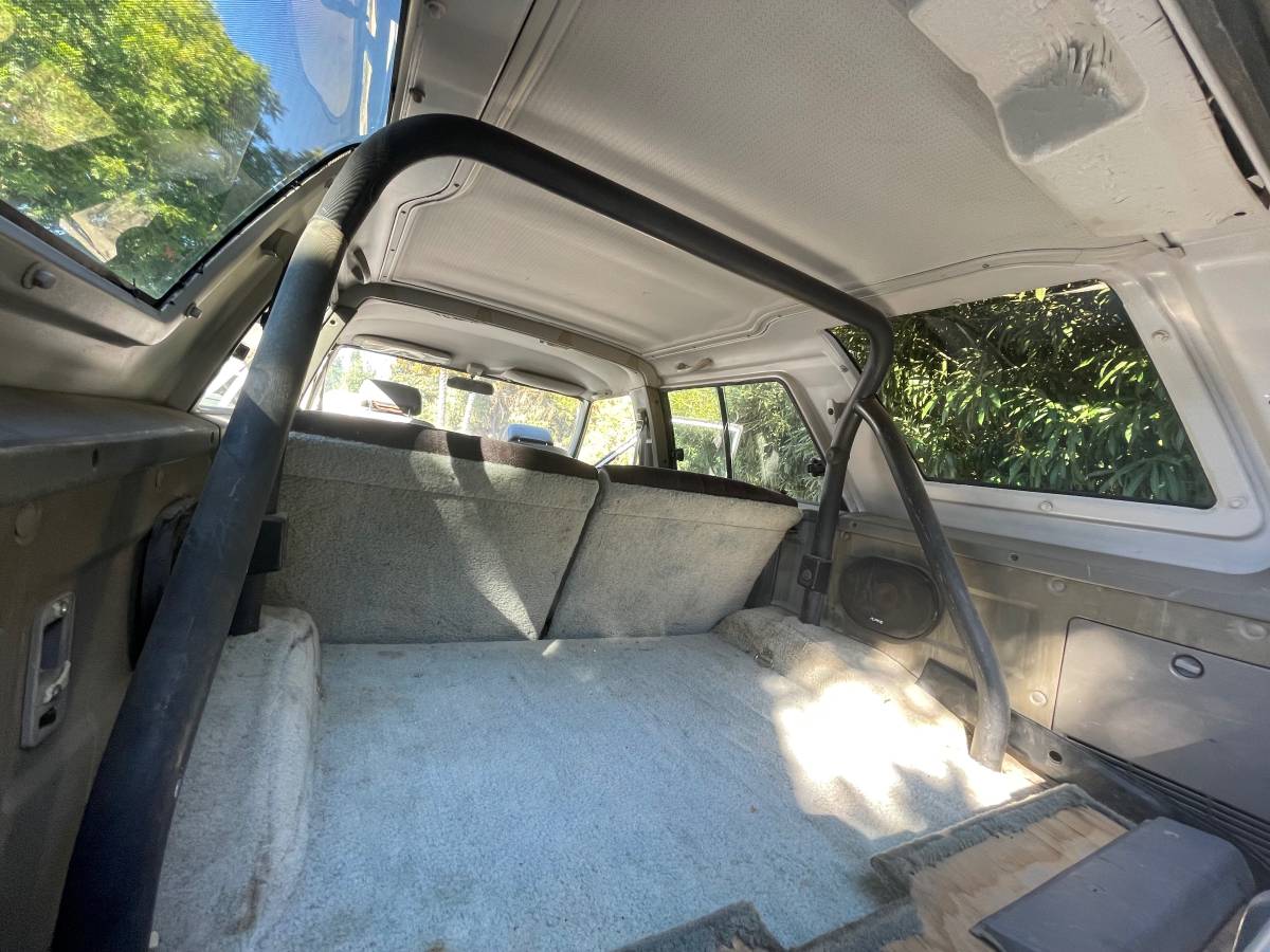 Toyota-4runner-1986-white-7