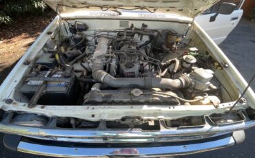 Toyota-4runner-1986-white-8