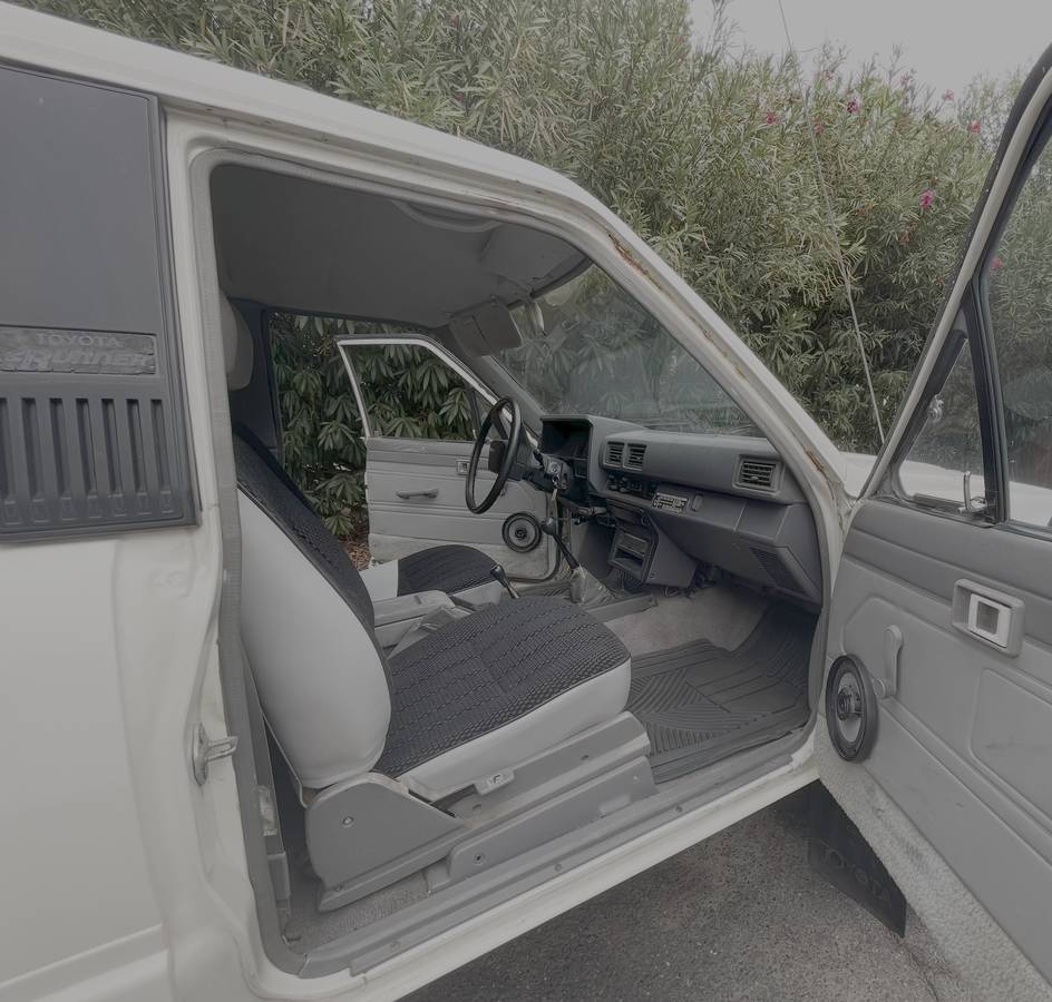 Toyota-4runner-1986-white-9