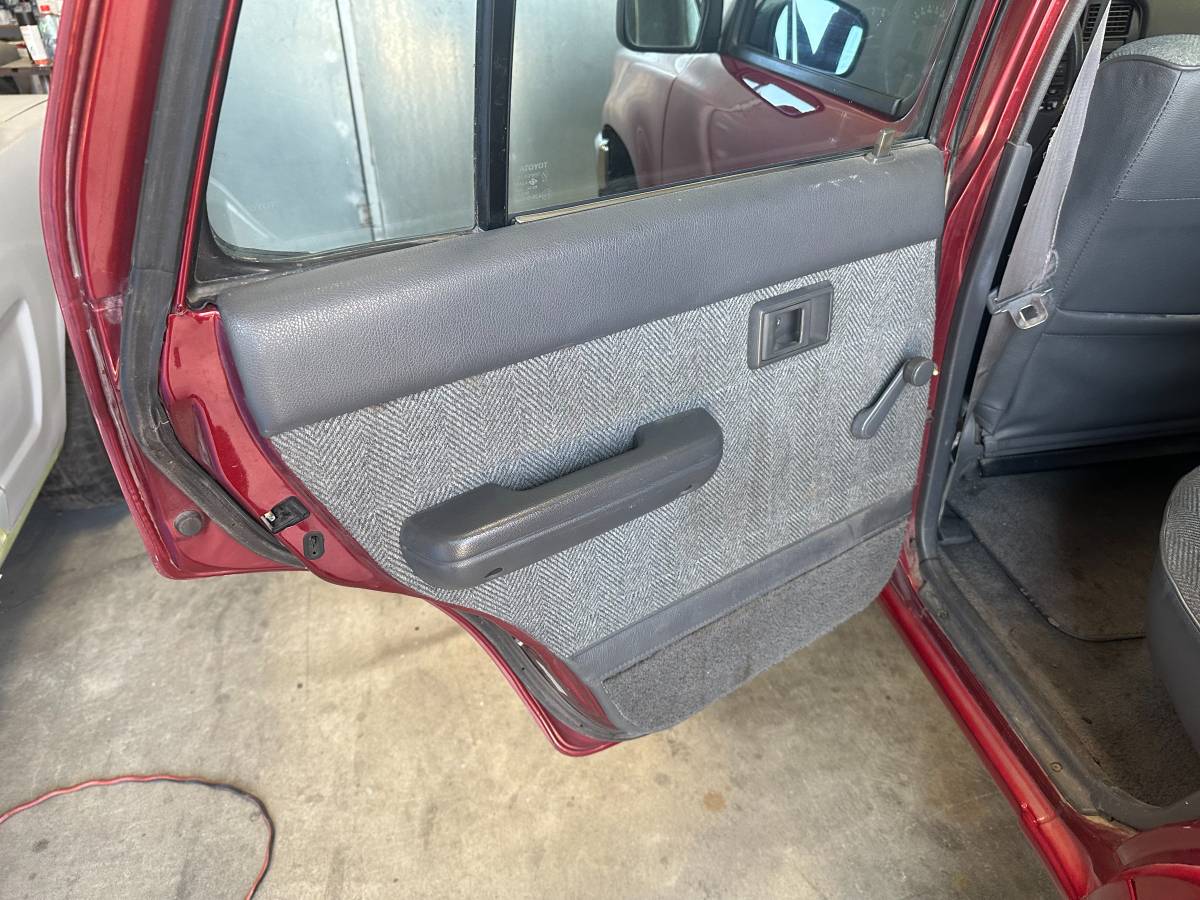 Toyota-4runner-1990-red-7