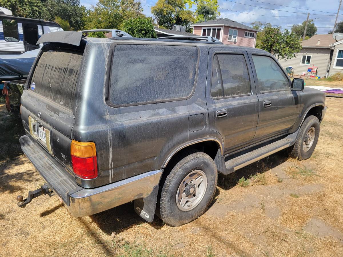Toyota-4runner-1992-grey-1